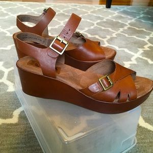 Korks brown platform sandal